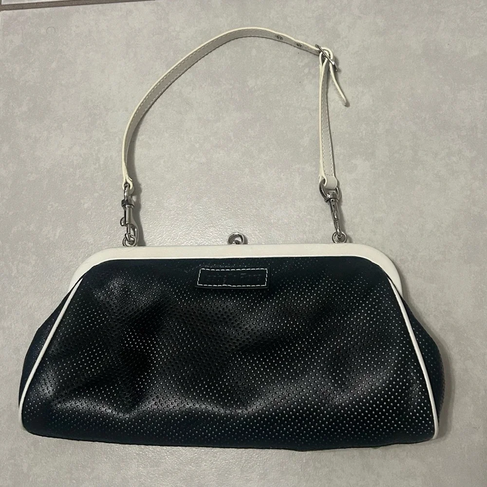 Isabella Fiore daisy embellished black leather shoulder purse - Picture 3 of 12